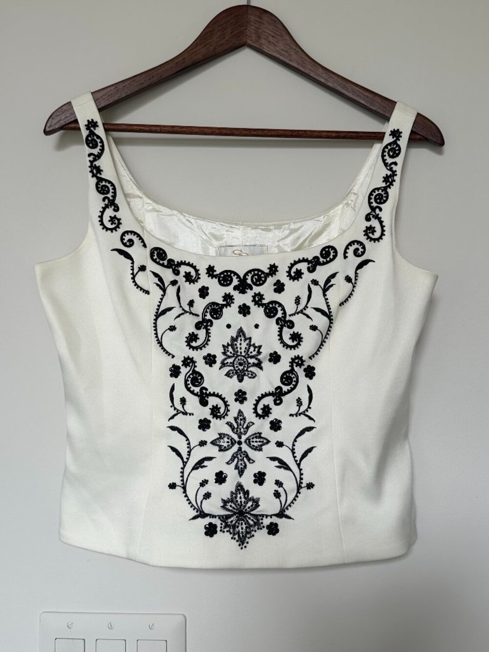 Vintage Sandra Darren Ivory & Black Beaded Embroidered Tank Top Size 8 🖤✨